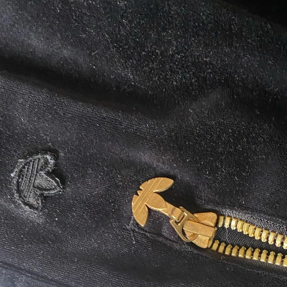 Black and gold velour adidas track suit bottoms - Picture 4 of 8